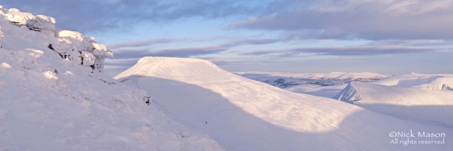47 Looking east from Corn Du on a winter afternoon