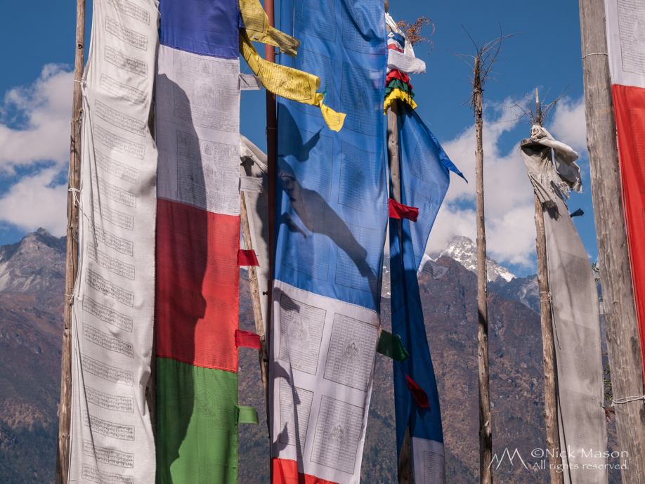 09 Buddhist prayer flags near Tarke Gyang